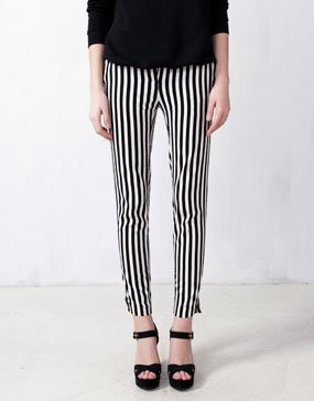 Pantalone sa crno-belim prugama Pull & bair RSD 3,490.00